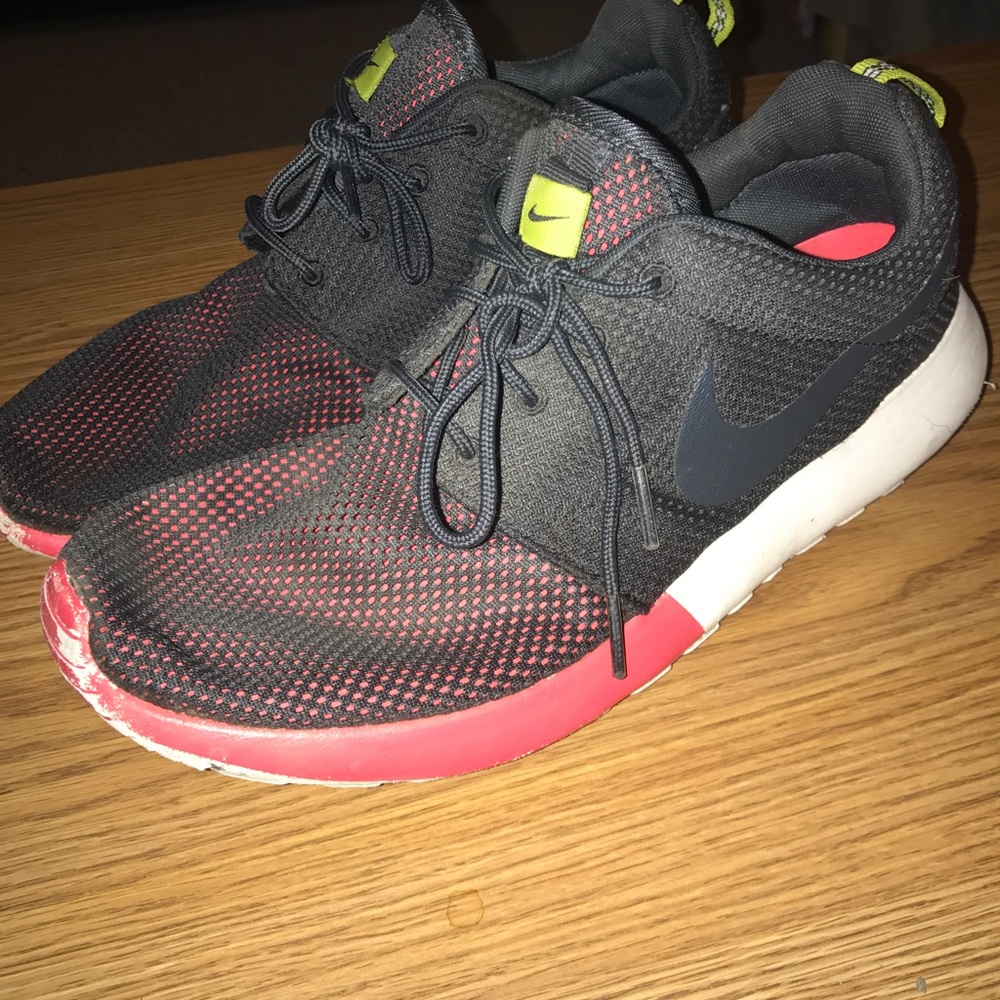 Nike Roshe Run red and white size 8